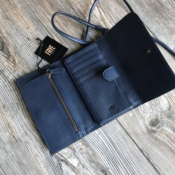 ❤️SOLD❤️FRYE: Lily Phone Crossbody - Picture 5 of 7